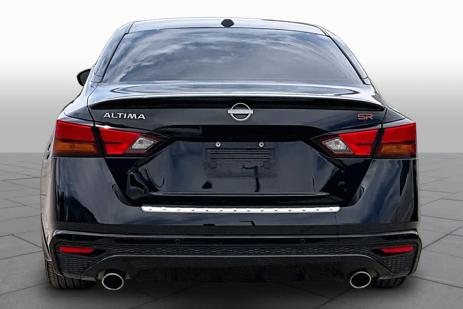 Used 2023 Nissan Altima 2.5 SR w/ SR Premium Package FWD image 5