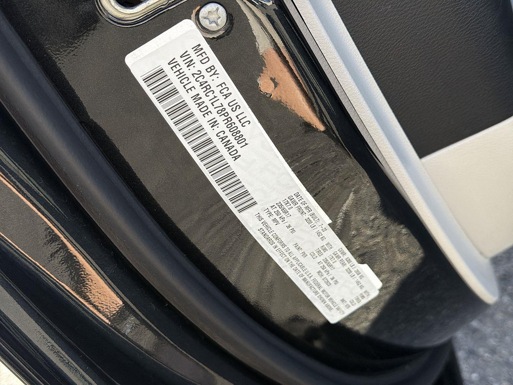 Used 2023 Chrysler Pacifica Touring-L FWD image 33