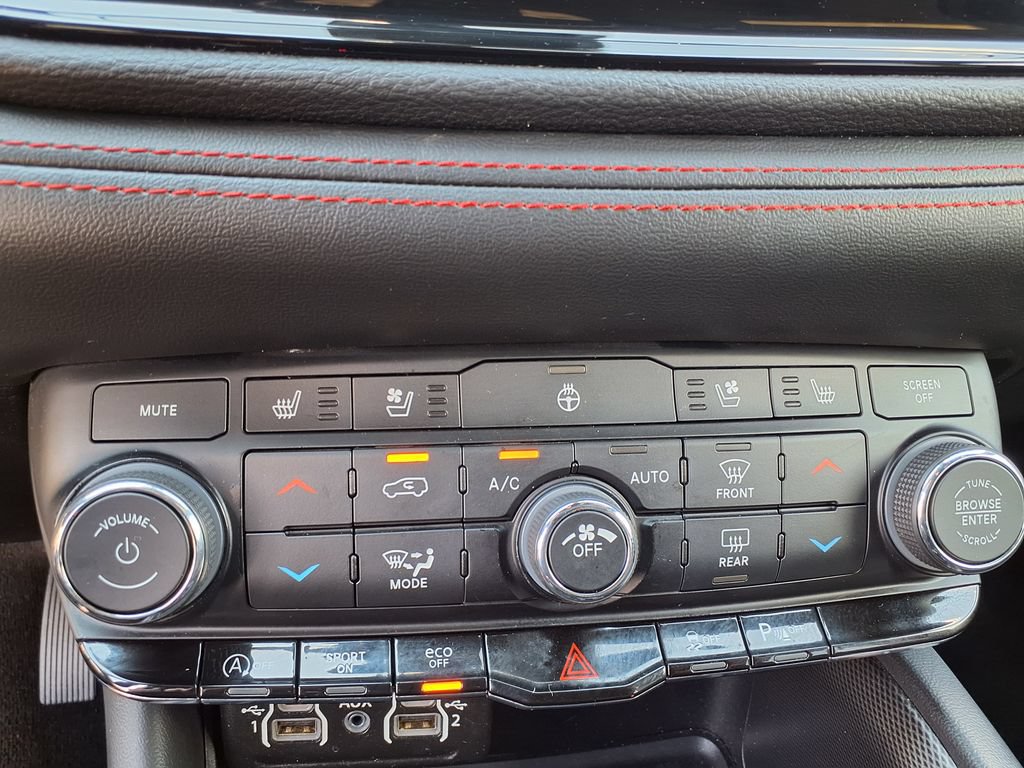 Used 2024 Dodge Durango GT RWD image 30