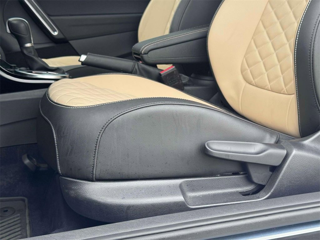 Used 2019 Volkswagen Beetle 2.0T Final Edition SEL image 8