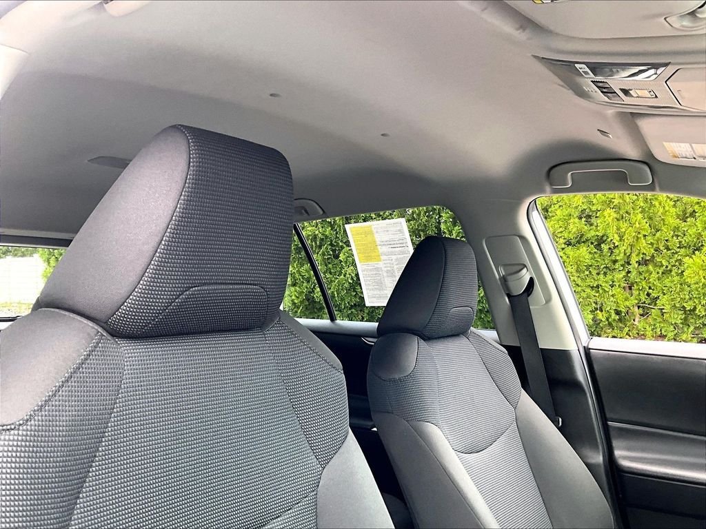 Used 2025 Toyota RAV4 LE AWD/4WD image 22