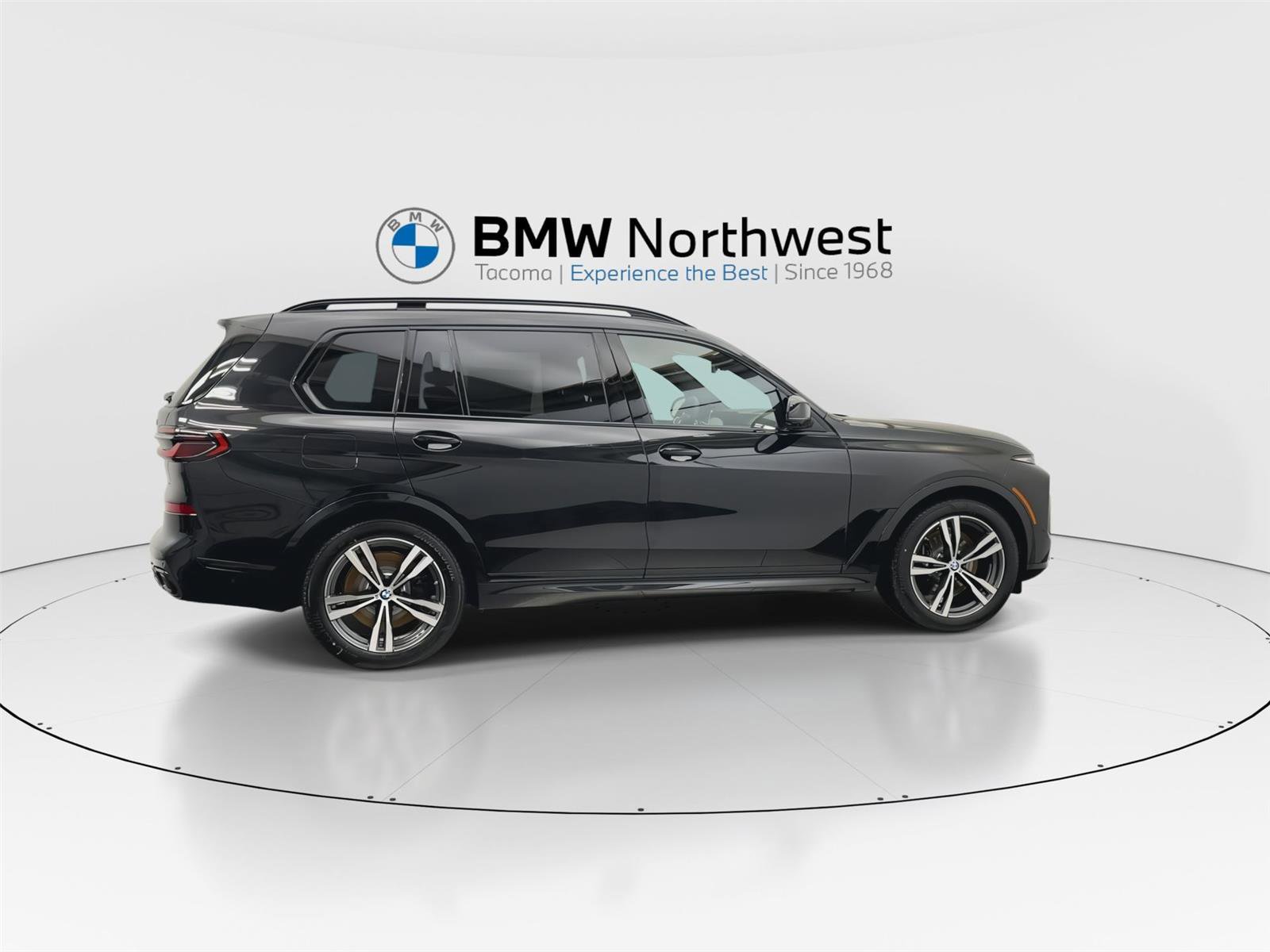 New 2026 BMW X7 M60i image 4