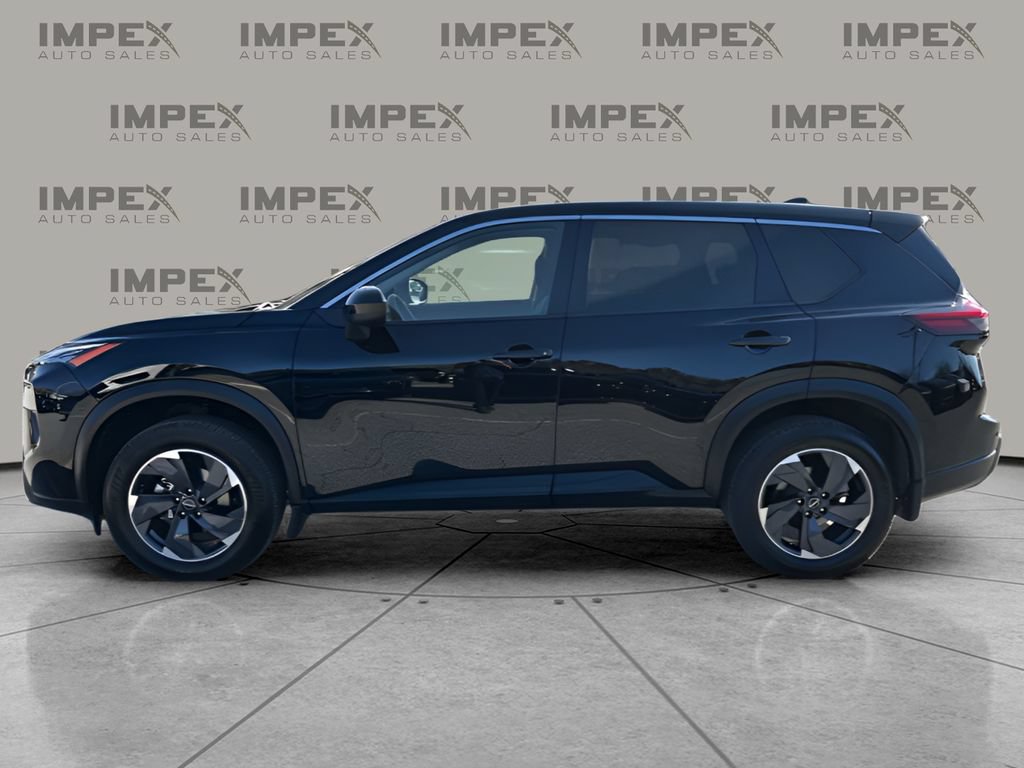 Used 2024 Nissan Rogue SV AWD/4WD image 2