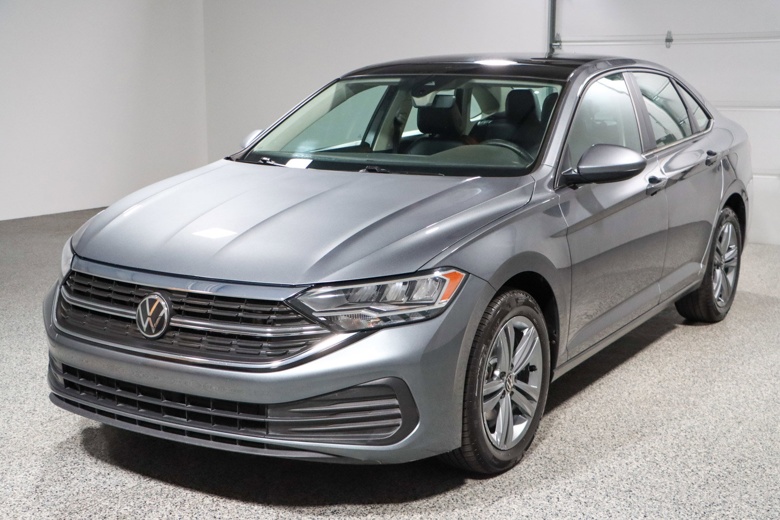 Used 2024 Volkswagen Jetta SE image 30