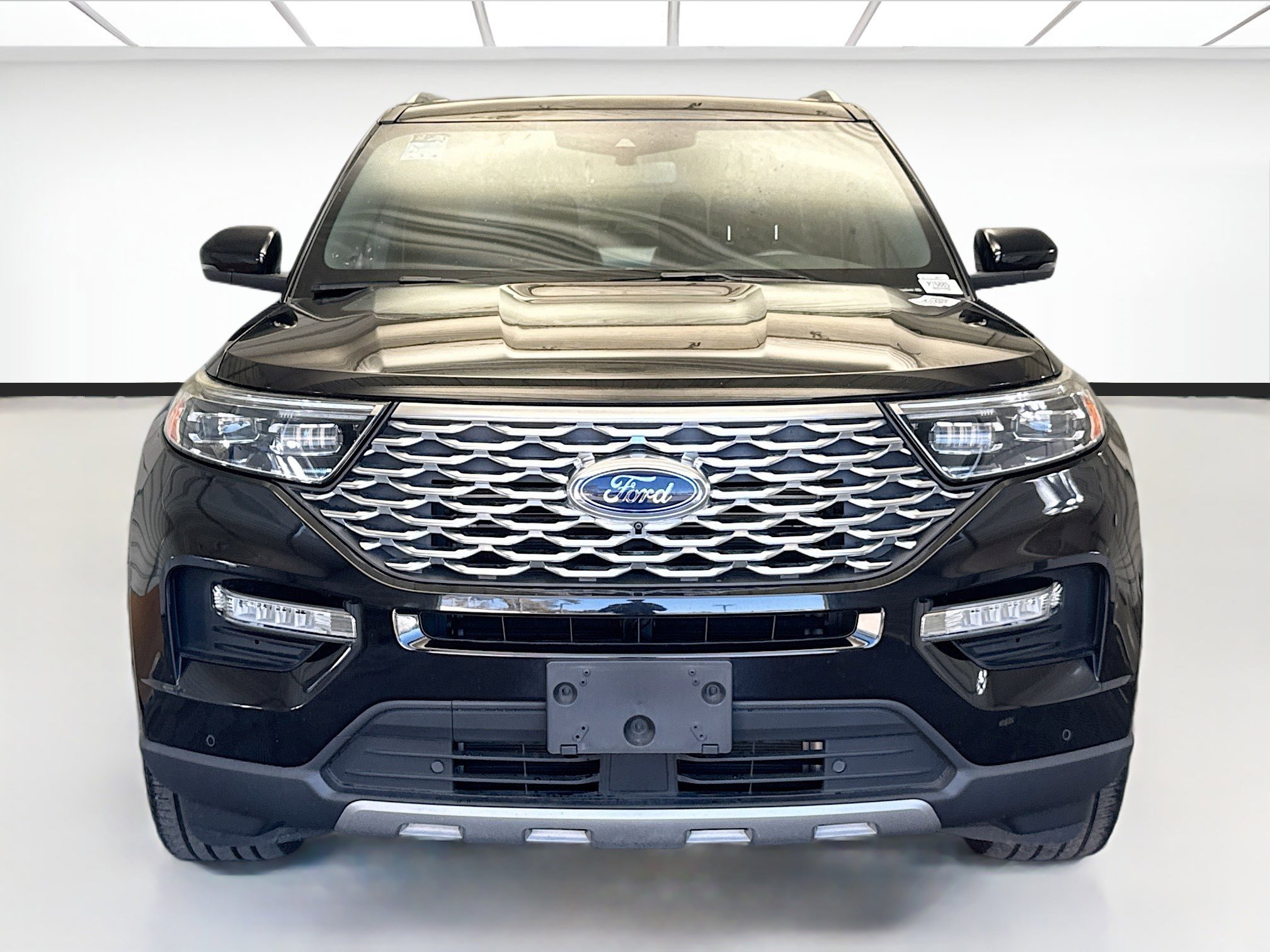 Used 2022 Ford Explorer Platinum w/ Equipment Group 601A image 2