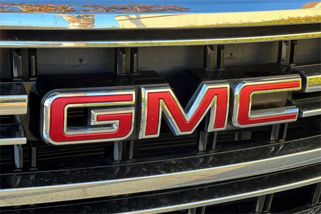 Used 2023 GMC Yukon SLT image 45