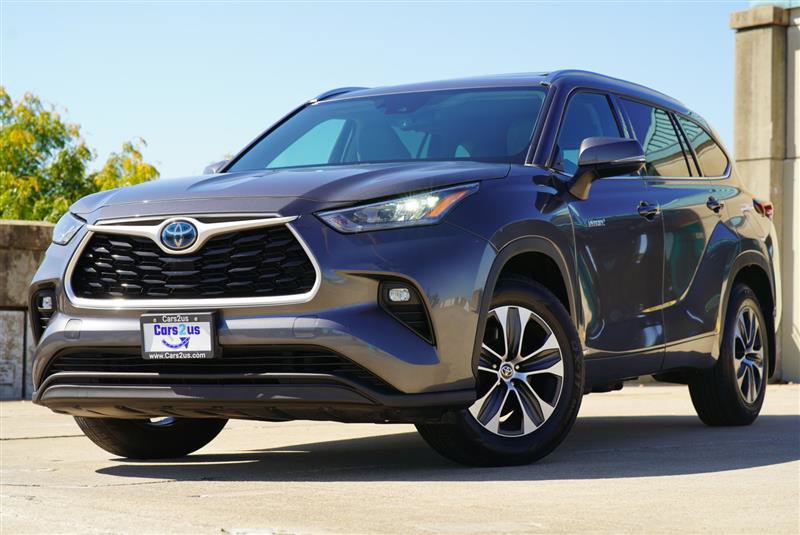 Used 2020 Toyota Highlander XLE AWD/4WD image 2