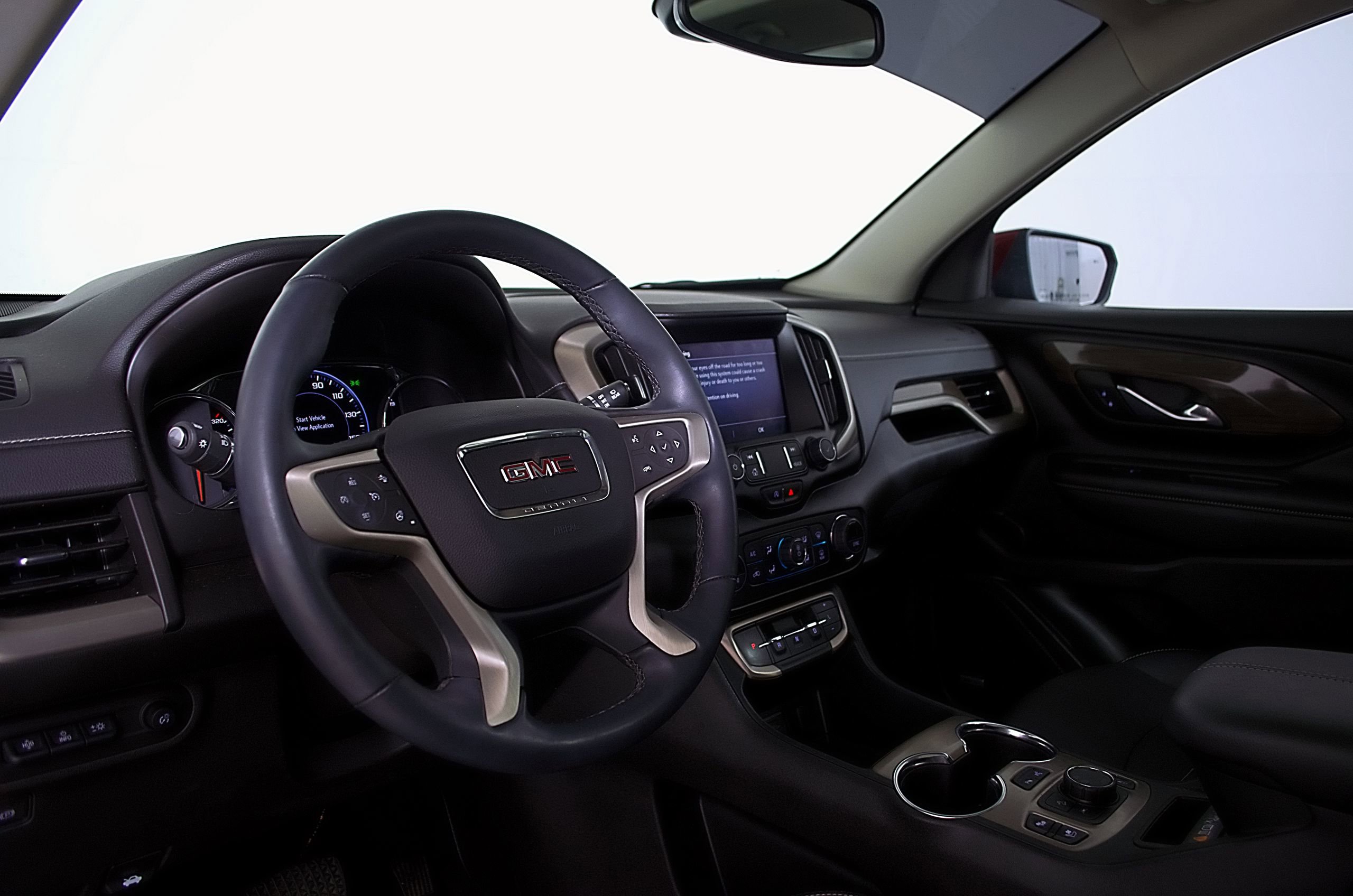 Used 2024 GMC Terrain Denali w/ Denali Premium Package AWD/4WD image 14