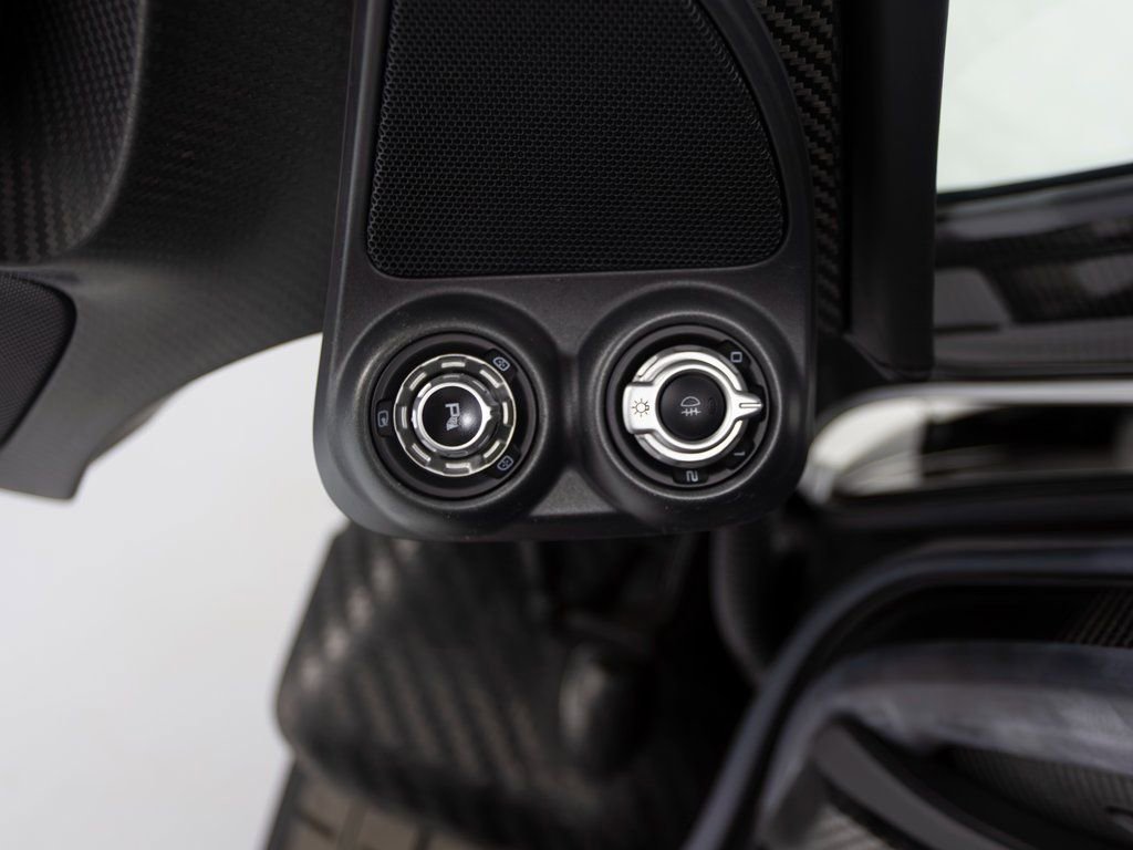 Used 2014 McLaren P1 image 13