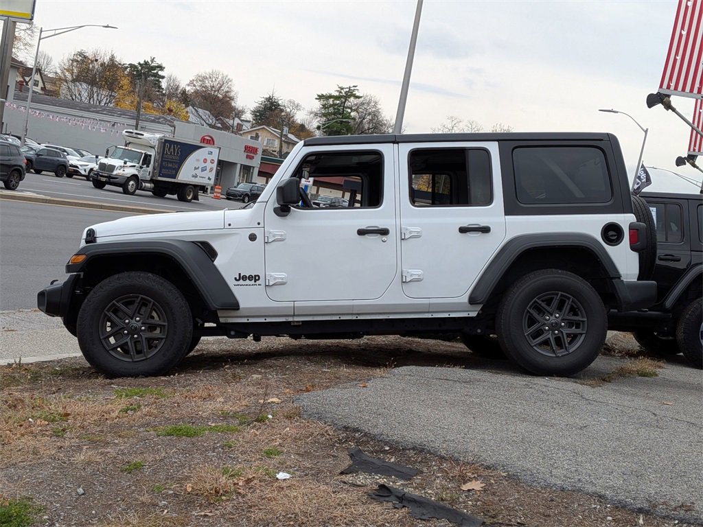 Used 2024 Jeep Wrangler Sport S image 10