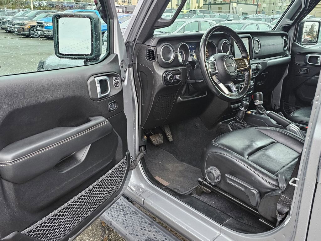 Used 2019 Jeep Wrangler Unlimited Sahara w/ Uconnect 4C Nav & Sound Group image 18