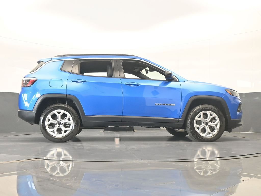 Used 2025 Jeep Compass Latitude AWD/4WD image 62