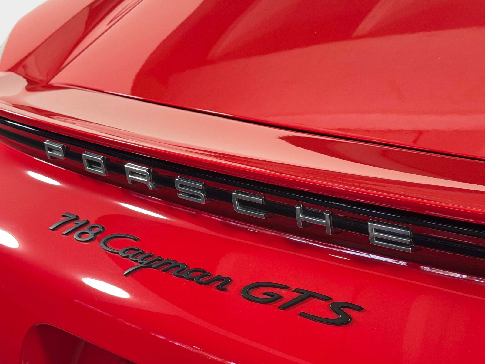 Used 2019 Porsche 718 Cayman GTS RWD image 17