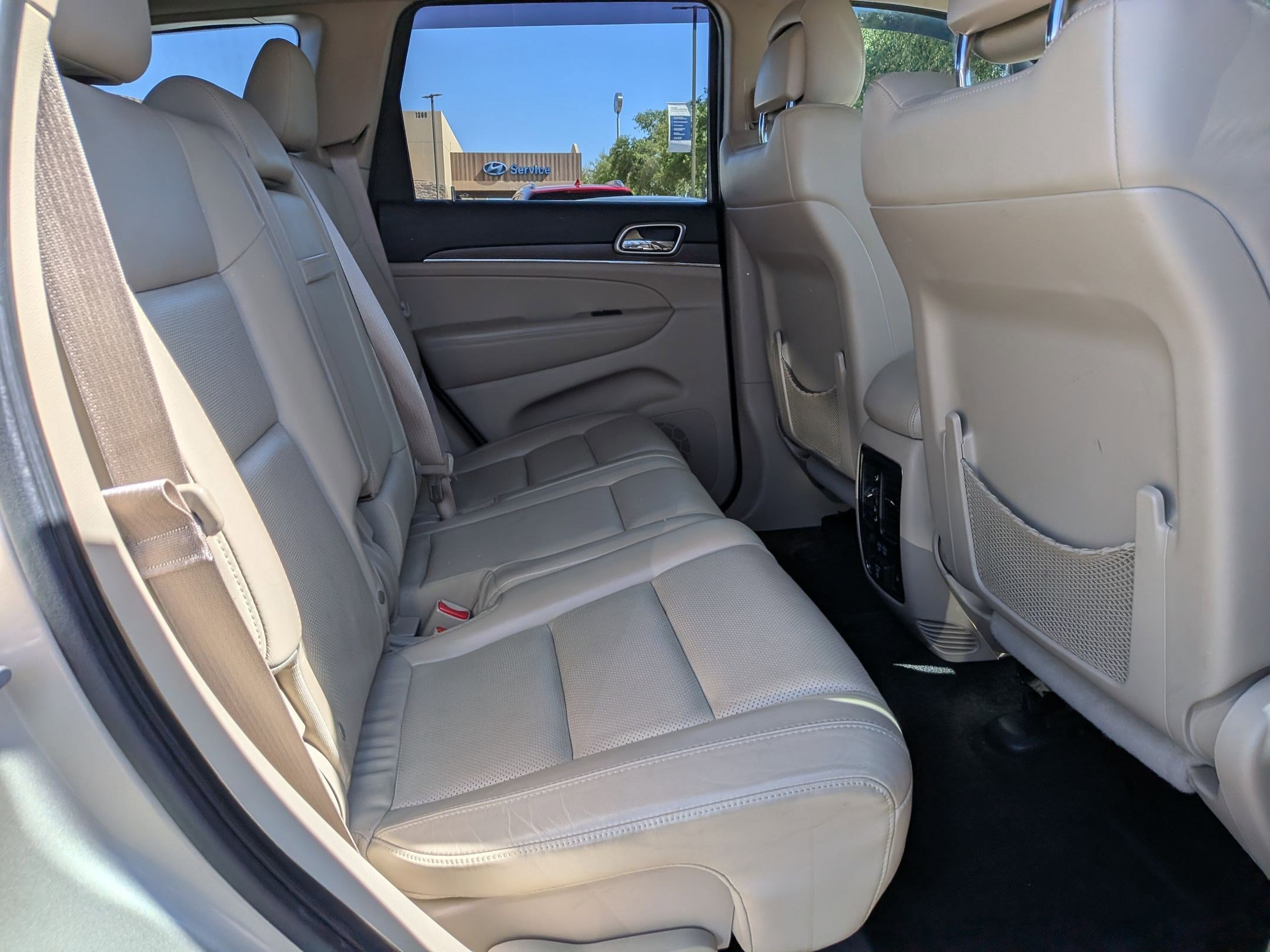 Used 2015 Jeep Grand Cherokee Limited w/ Luxury Group II AWD/4WD image 25