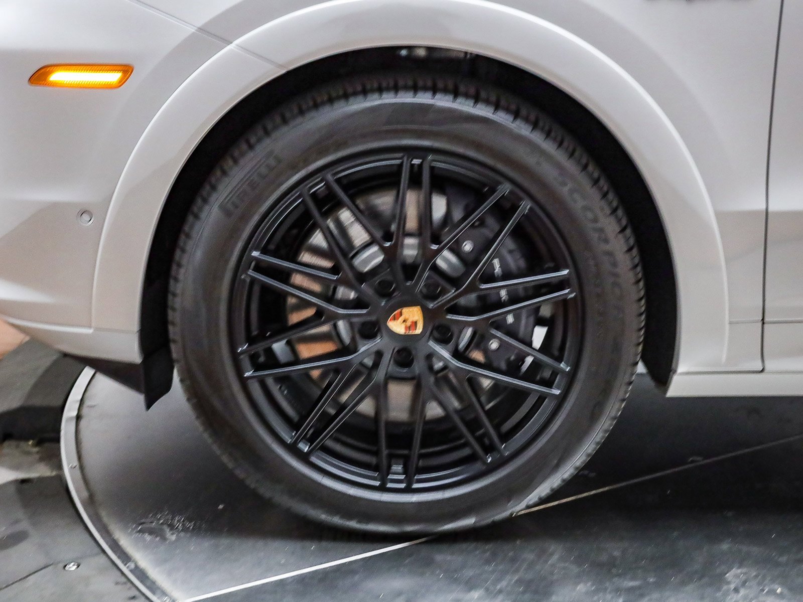 Used 2025 Porsche Cayenne E-Hybrid image 11