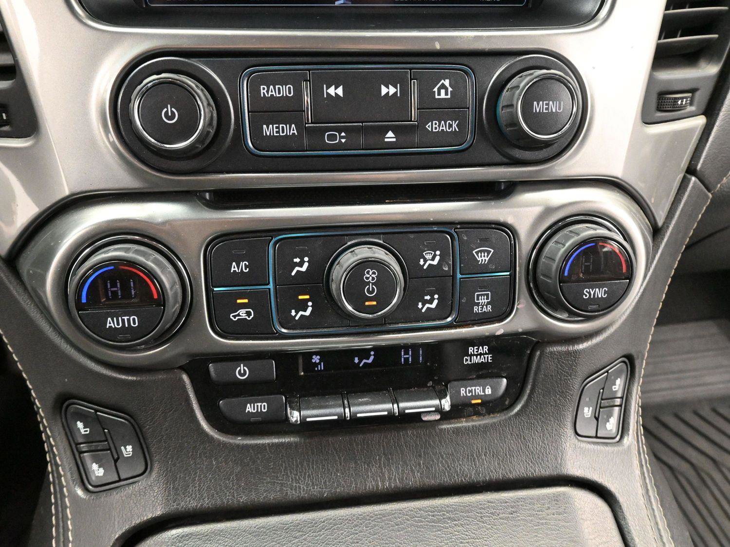 Used 2019 Chevrolet Suburban Premier AWD/4WD image 28