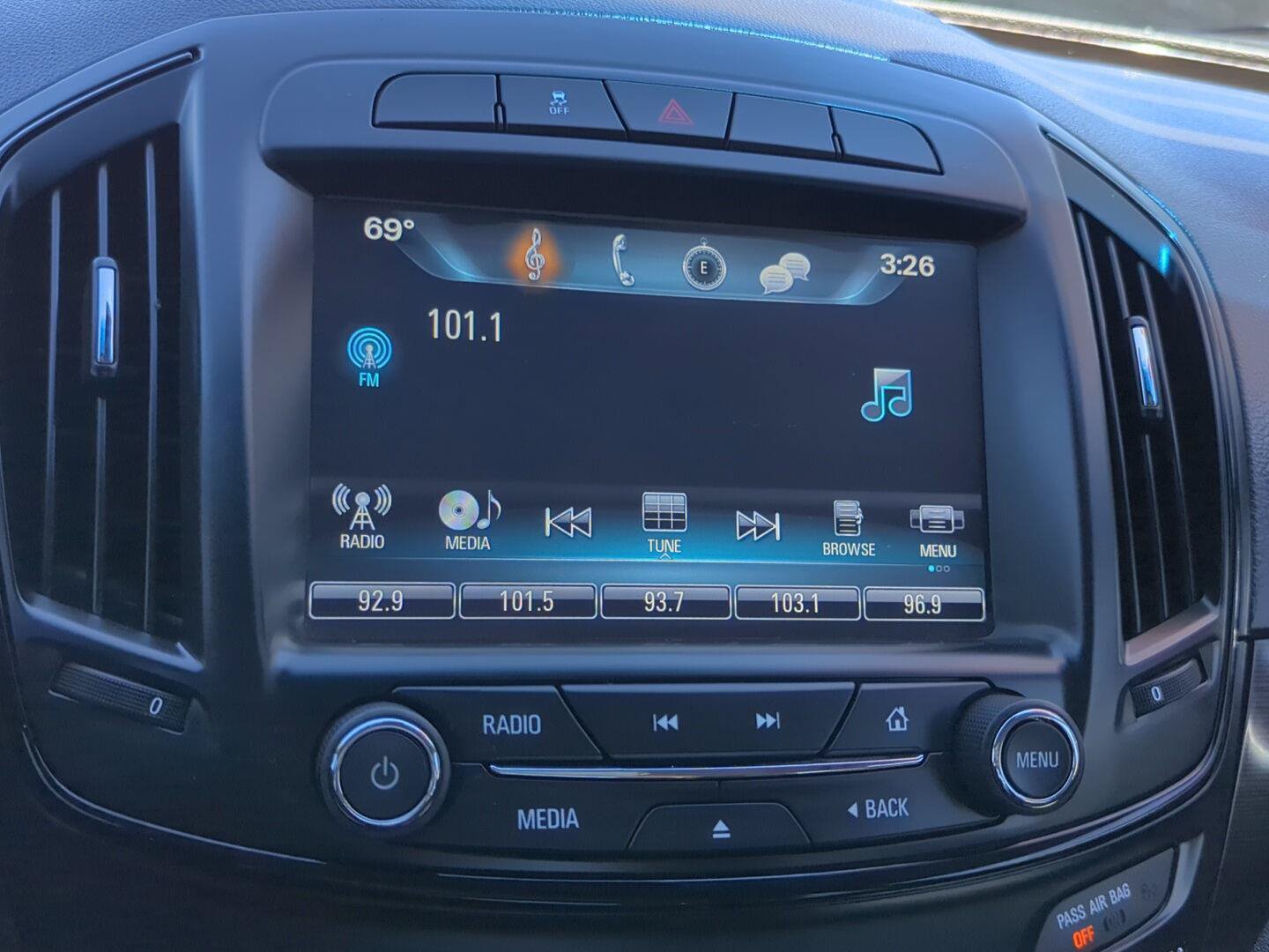 Used 2017 Buick Regal AWD image 15