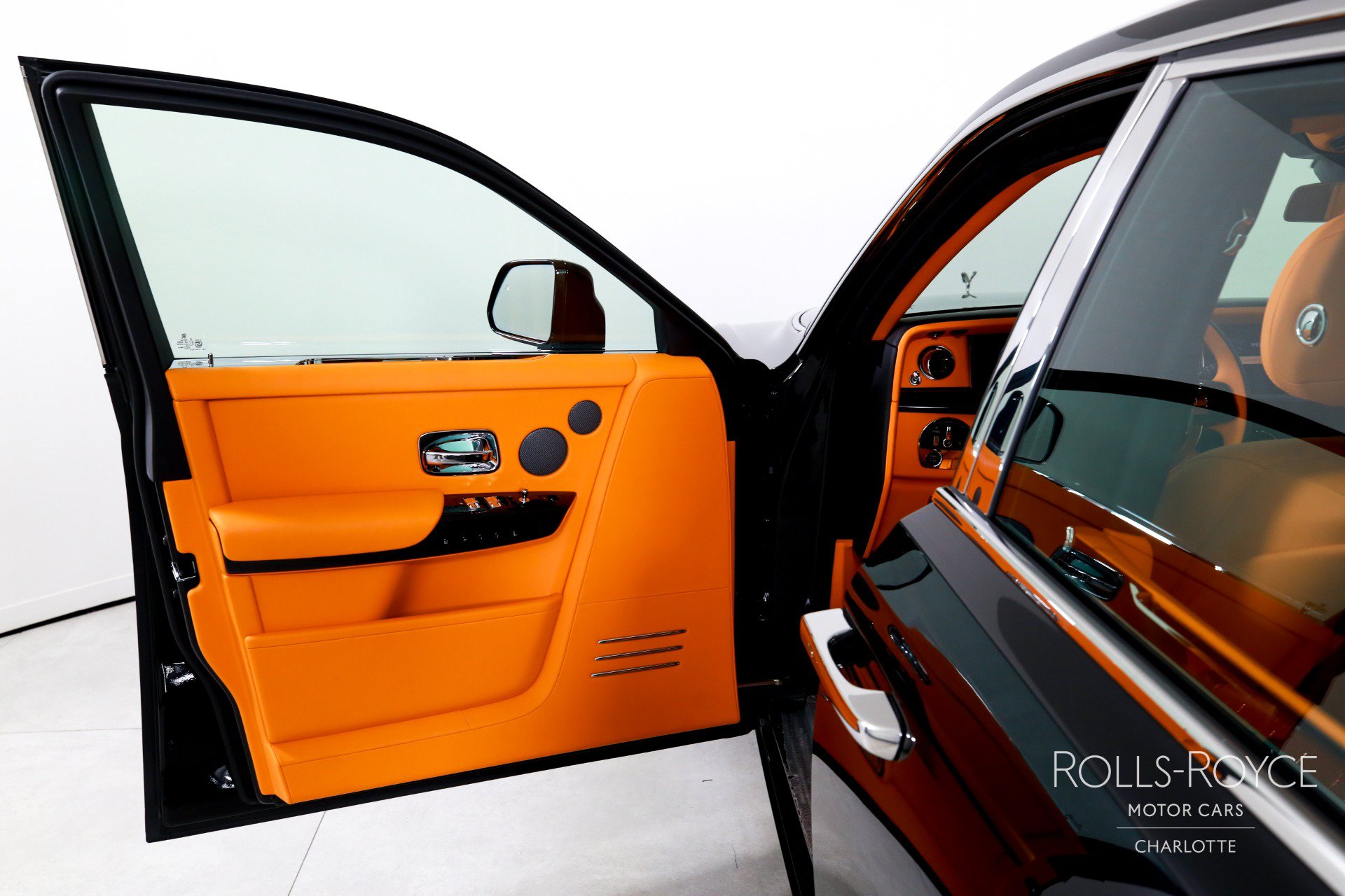 New 2027 Rolls-Royce Phantom Sedan RWD image 11