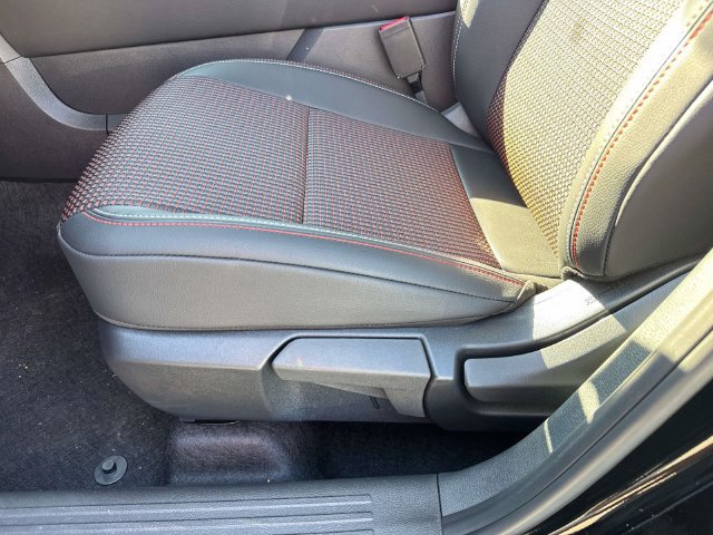 New 2027 Nissan Kicks SR w/ Cold Weather Package FWD image 19