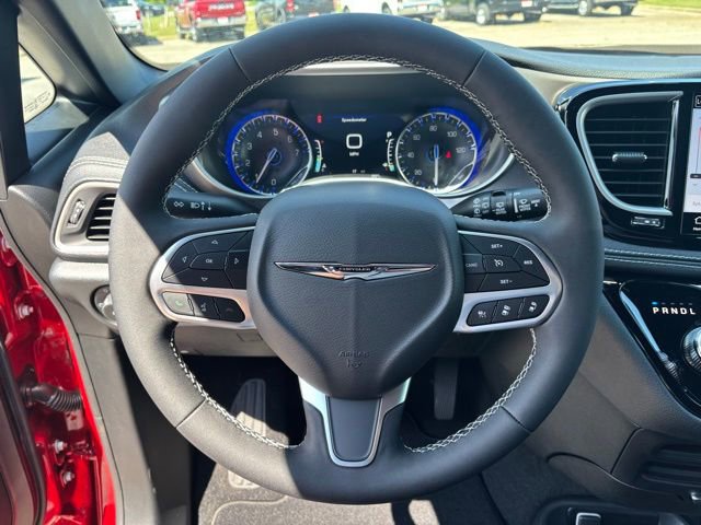 New 2026 Chrysler Pacifica Select image 20