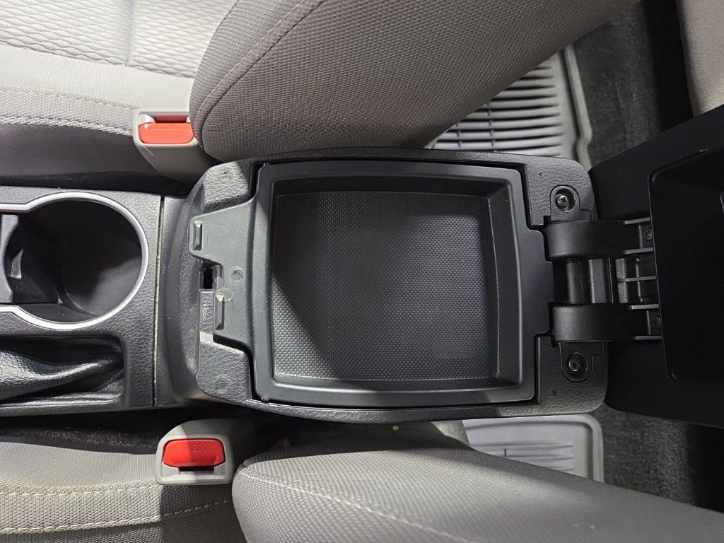 Used 2015 Toyota Corolla LE image 23