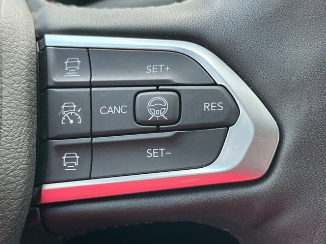 Used 2023 Jeep Compass High Altitude w/ Driver Assist Group I image 39