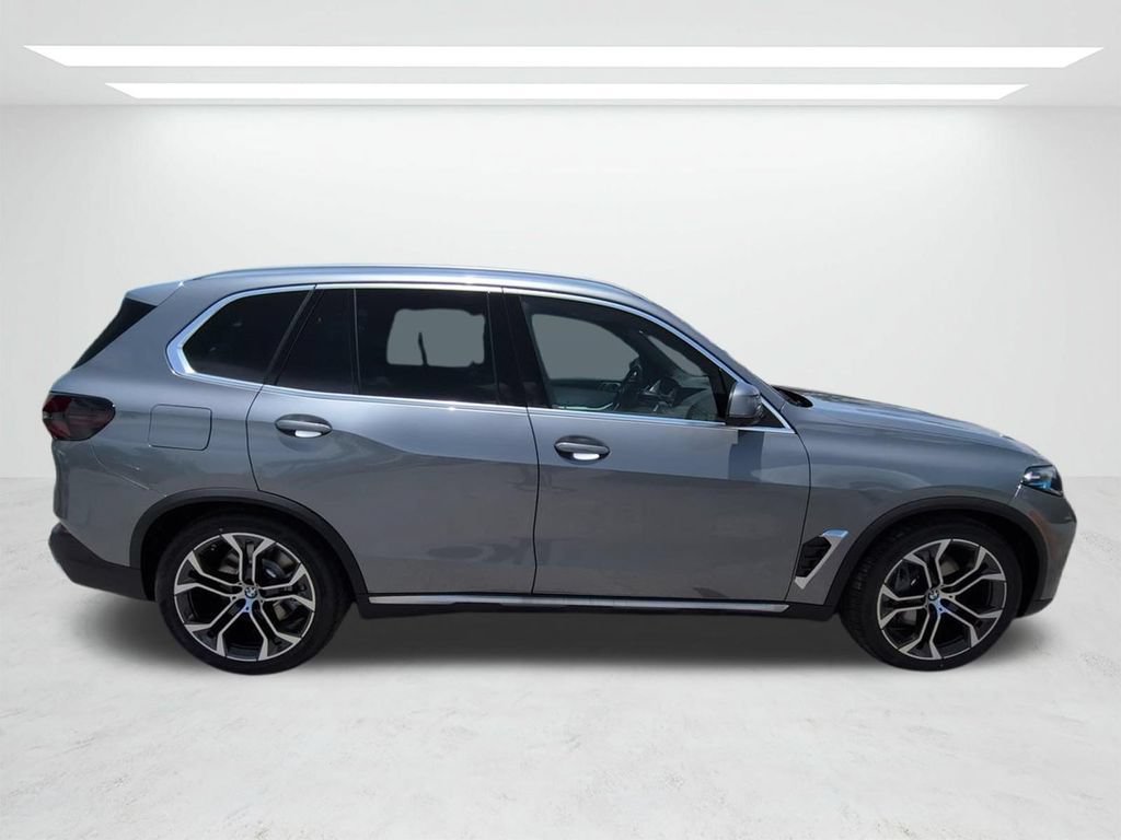 New 2026 BMW X5 xDrive50e w/ Climate Comfort Package AWD/4WD image 3