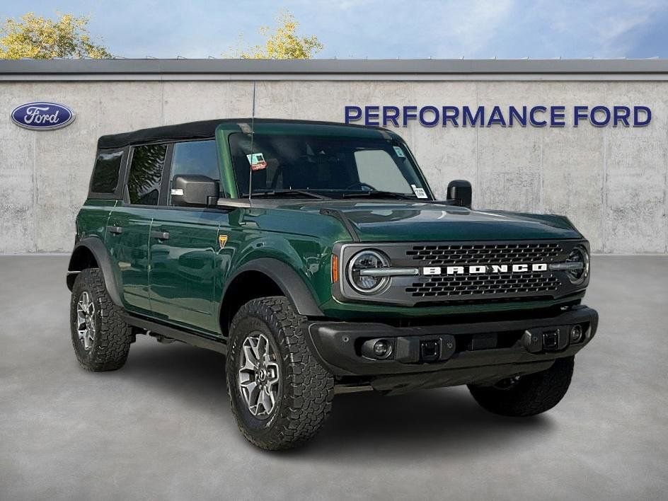 Certified 2023 Ford Bronco Badlands image 3