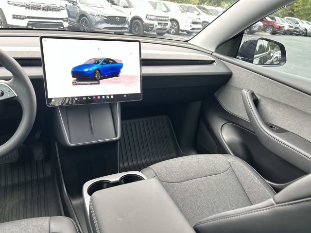 Used 2026 Tesla Model Y 2WD image 17