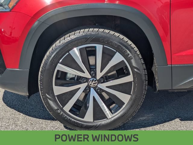 Used 2024 Volkswagen Taos SE FWD image 12