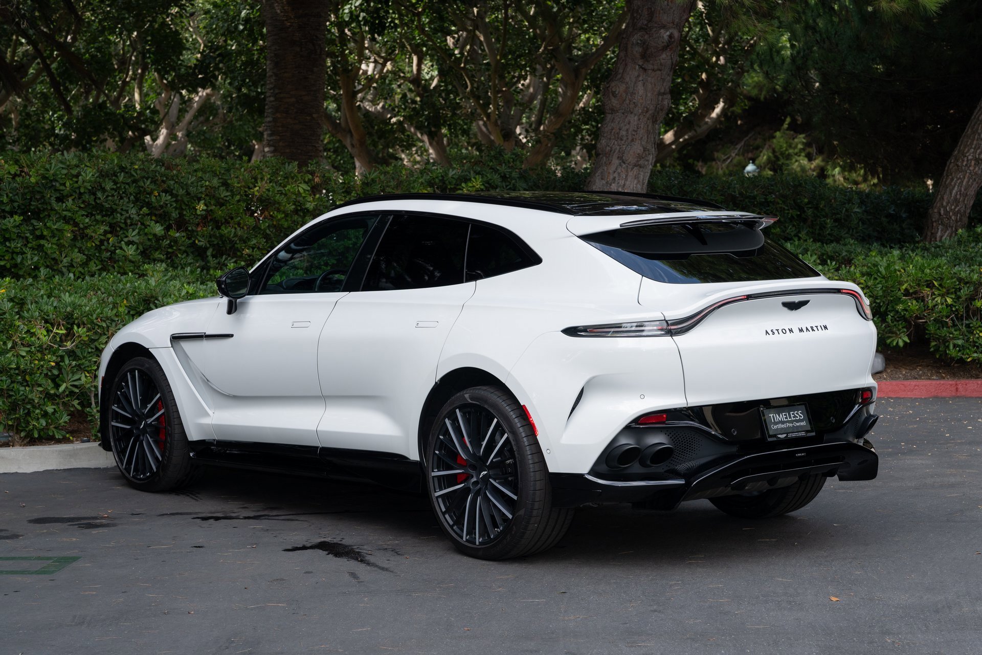 Used 2023 Aston Martin DBX 707 image 4