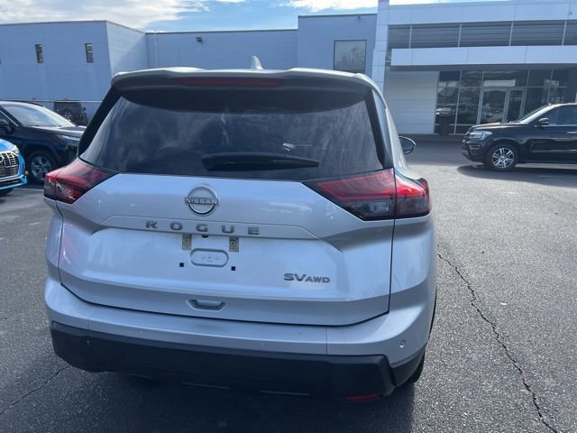 Used 2024 Nissan Rogue SV image 6