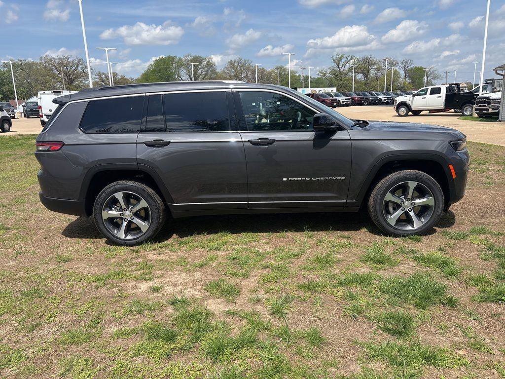 New 2026 Jeep Grand Cherokee L Limited AWD/4WD image 5