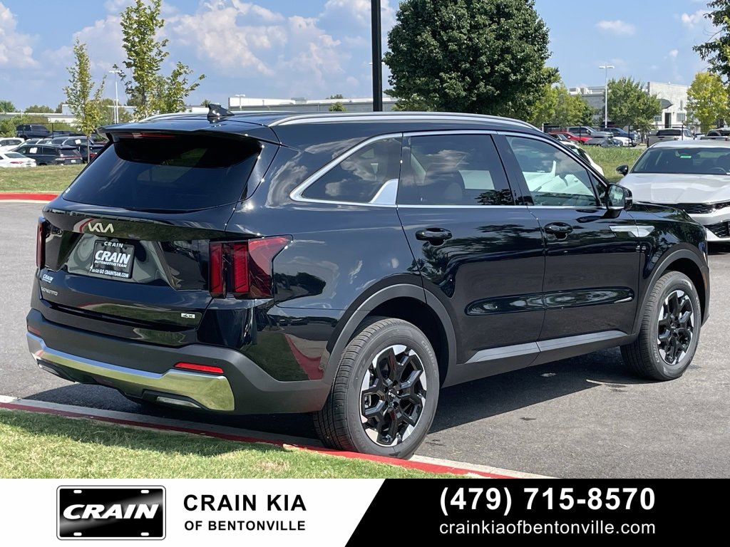 New 2025 Kia Sorento S image 8