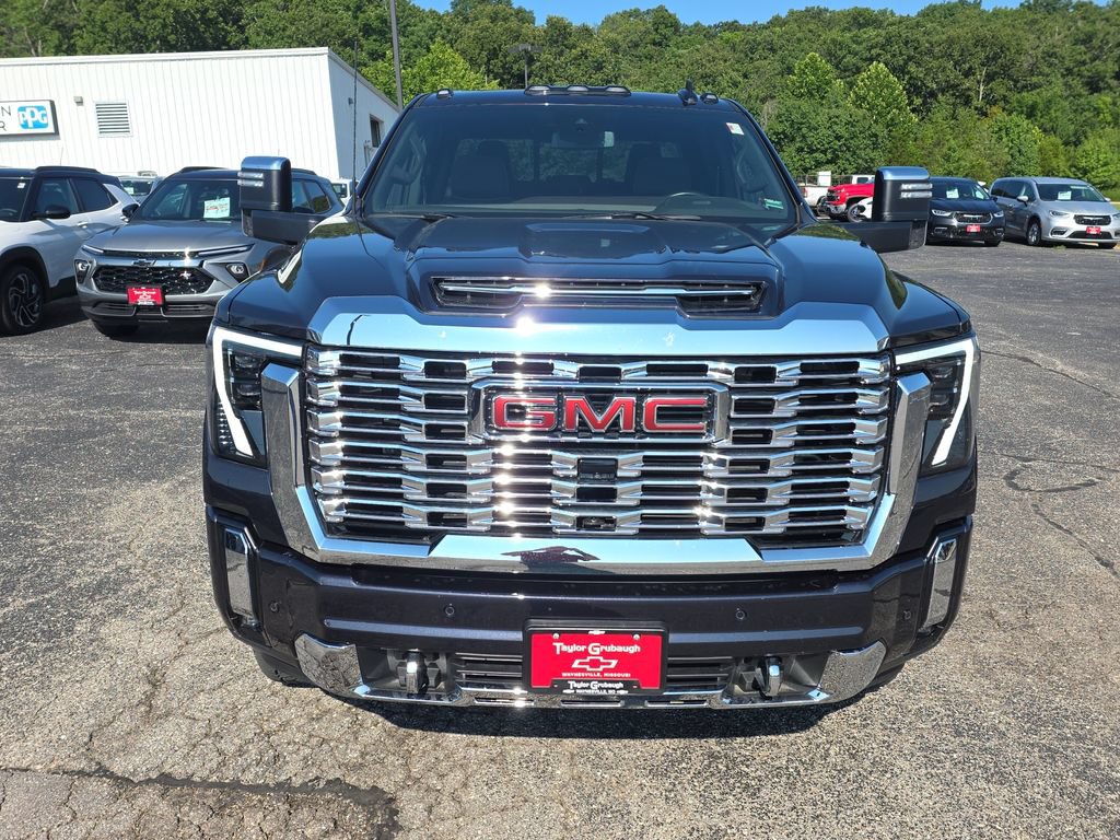 Used 2025 GMC Sierra 2500 Denali AWD/4WD image 3
