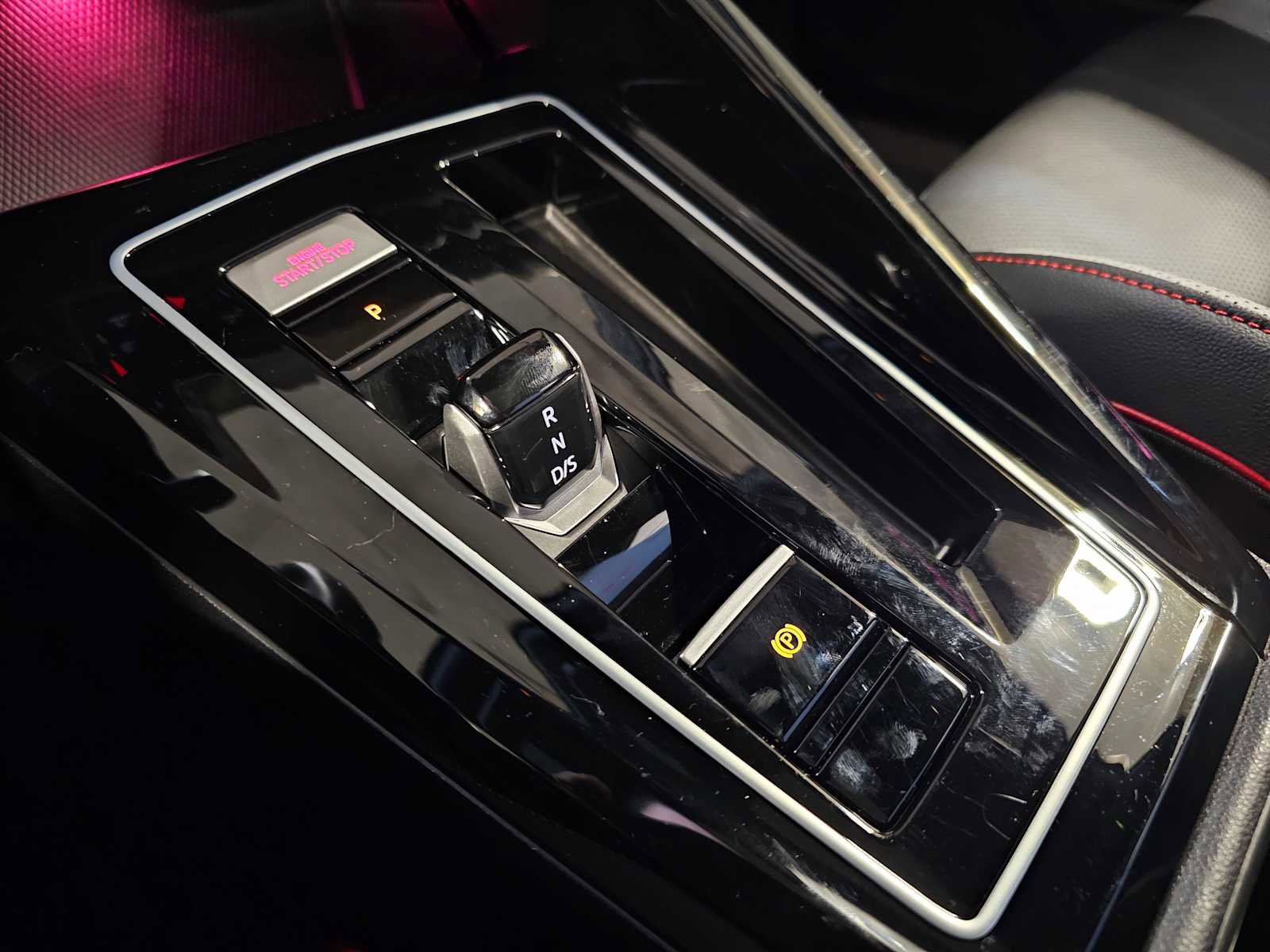 Used 2024 Volkswagen GTI SE FWD image 22