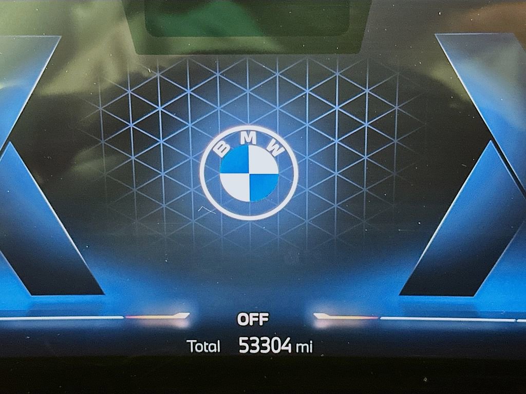 Used 2023 BMW X7 xDrive40i w/ Executive Package image 16