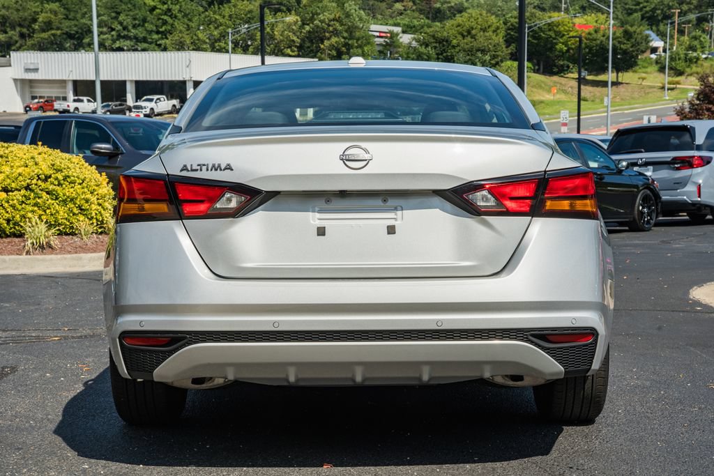 Used 2025 Nissan Altima 2.5 SV FWD image 5