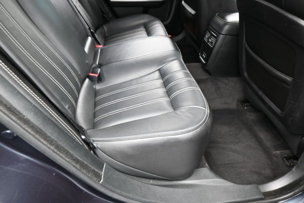 Used 2018 Chrysler 300 S w/ 300S Premium Group RWD image 41