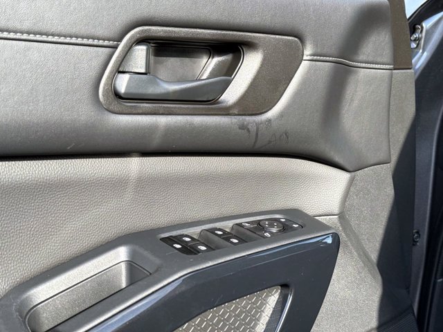 Used 2024 Nissan Pathfinder SV w/ Black Appearance Package FWD image 18