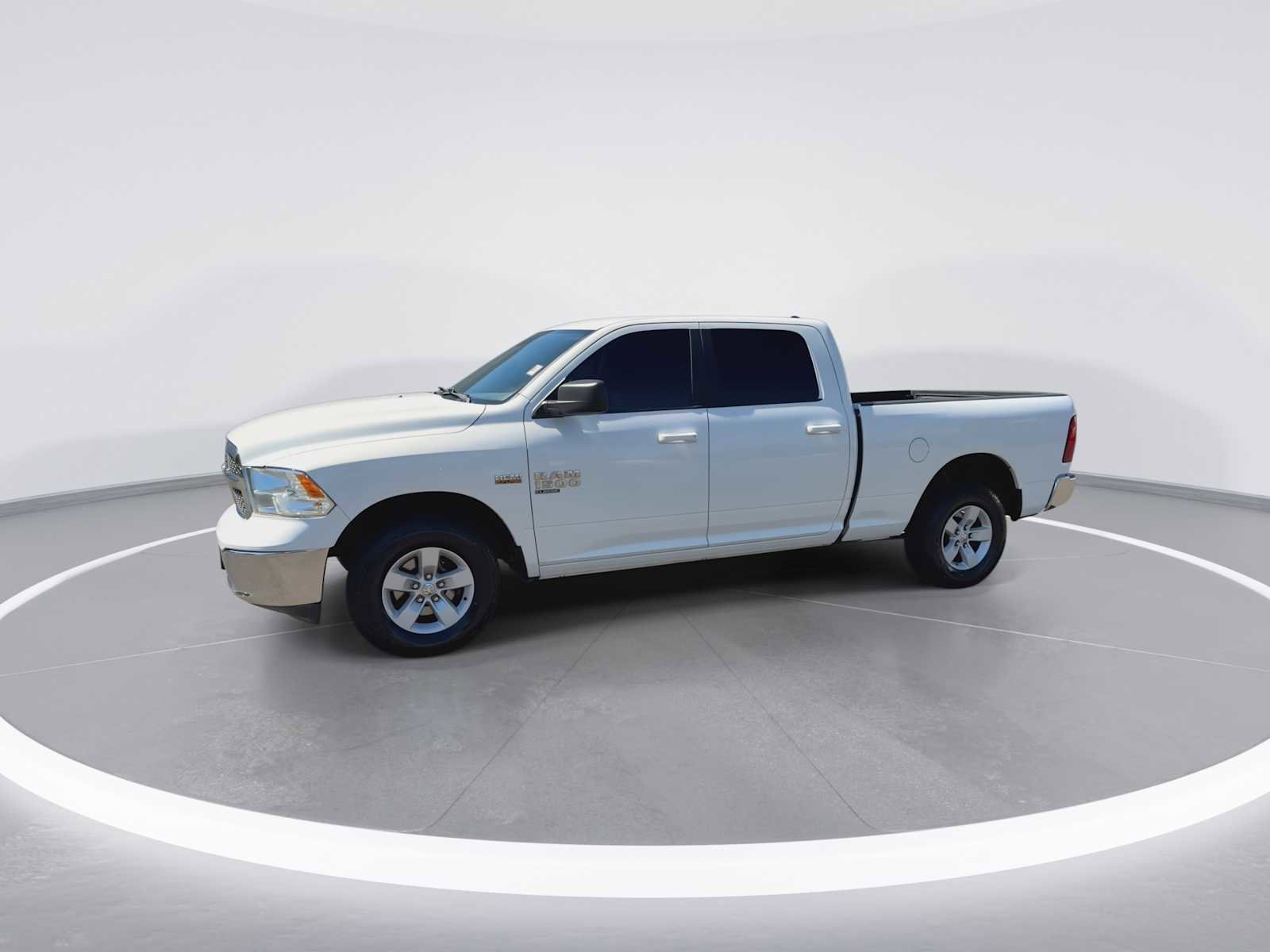 Used 2019 RAM 1500 Classic SLT AWD/4WD image 4