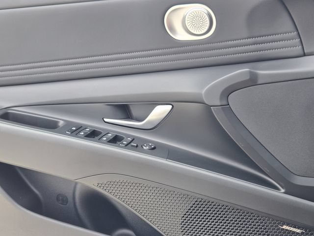Certified 2026 Hyundai Elantra Limited FWD image 16