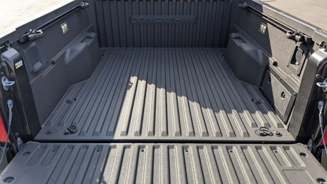 Used 2024 Toyota Tacoma Limited w/ Limited Package (LT) image 6