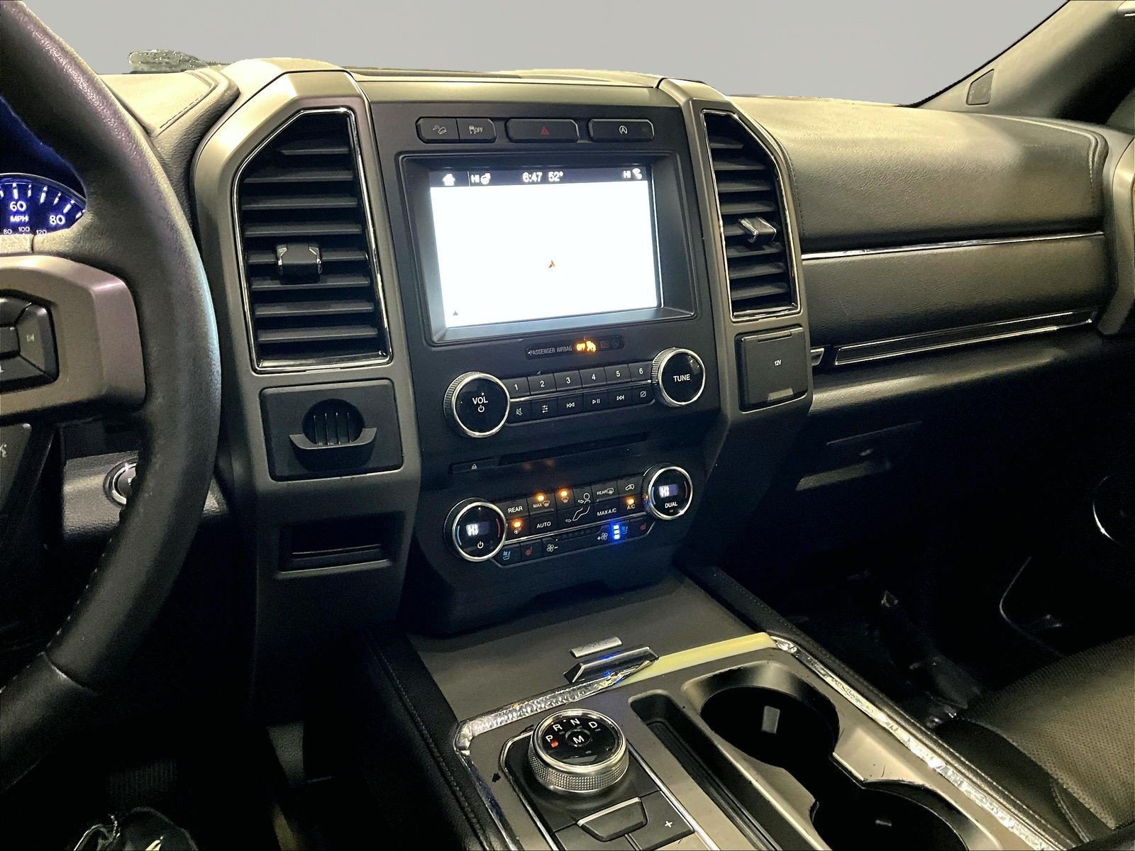 Used 2018 Ford Expedition Max XLT w/ Equipment Group 202A AWD/4WD image 9