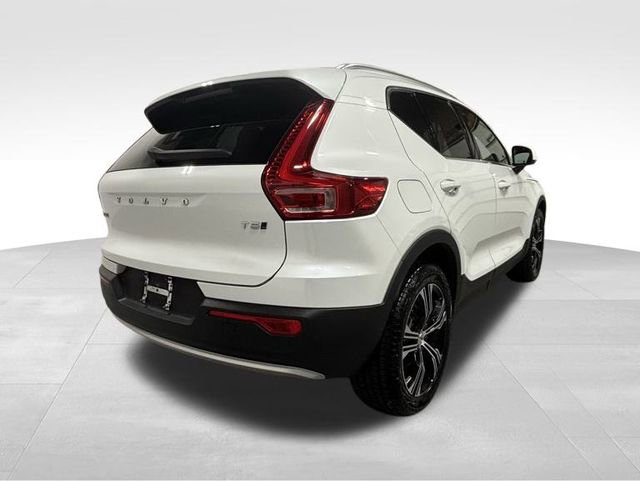 Used 2022 Volvo XC40 T5 Inscription w/ Climate Package image 10