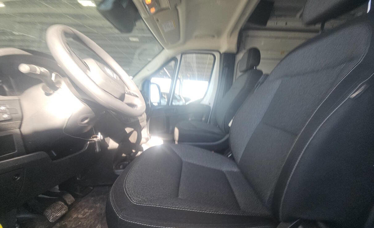 Used 2025 RAM ProMaster 2500 w/ Convenience Group image 10