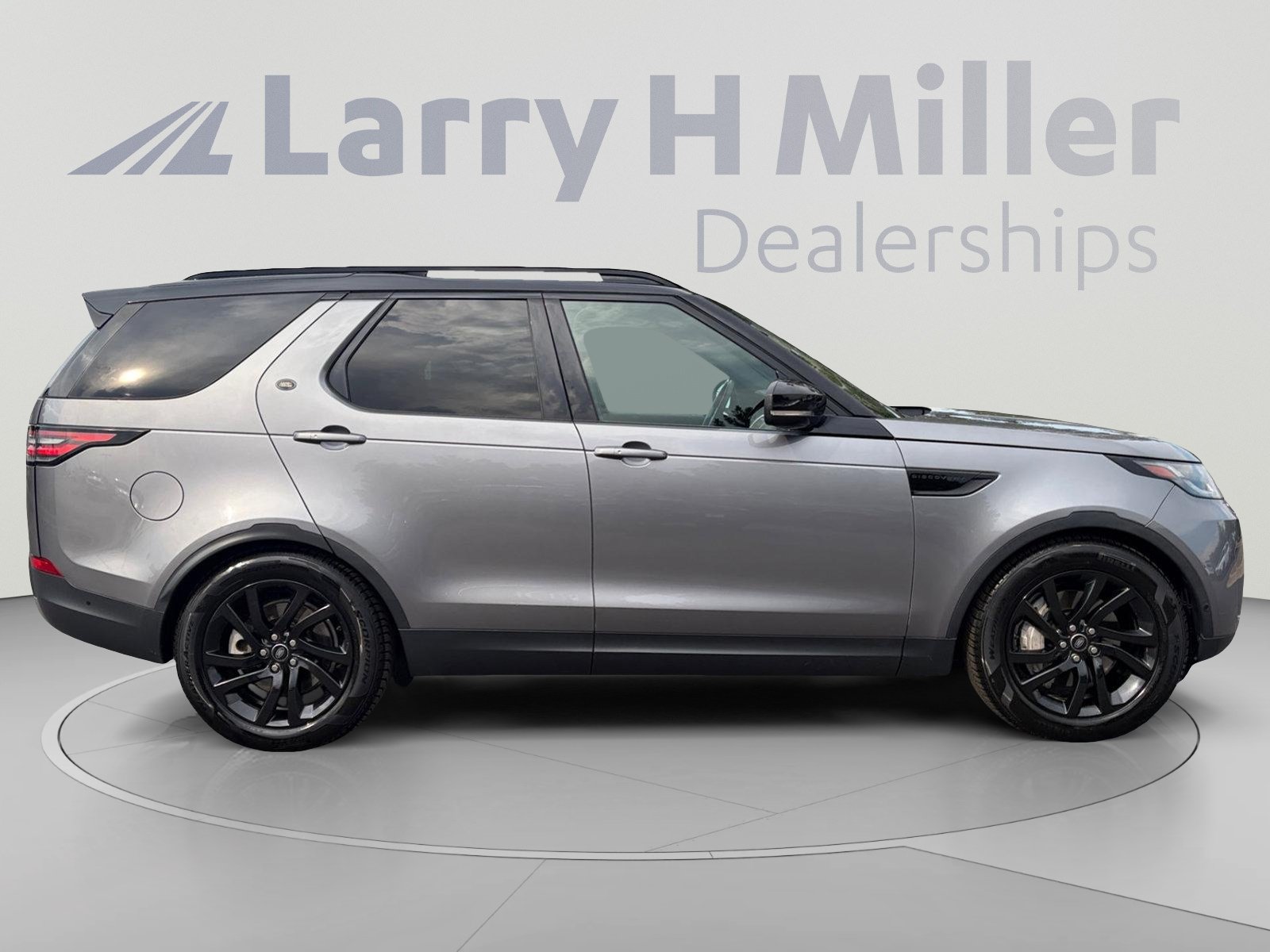 Used 2020 Land Rover Discovery HSE AWD/4WD image 6