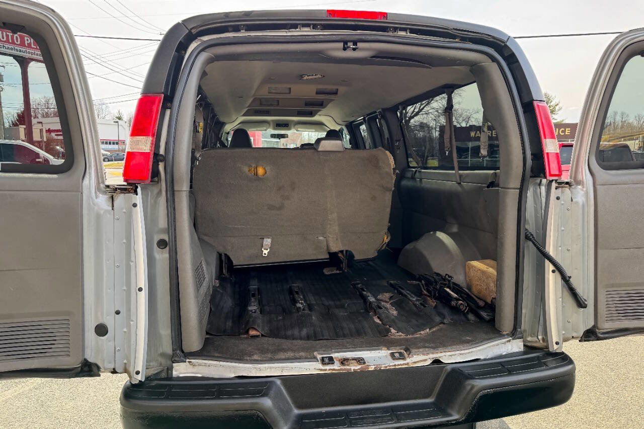 Used 2016 Chevrolet Express 3500 LS image 17