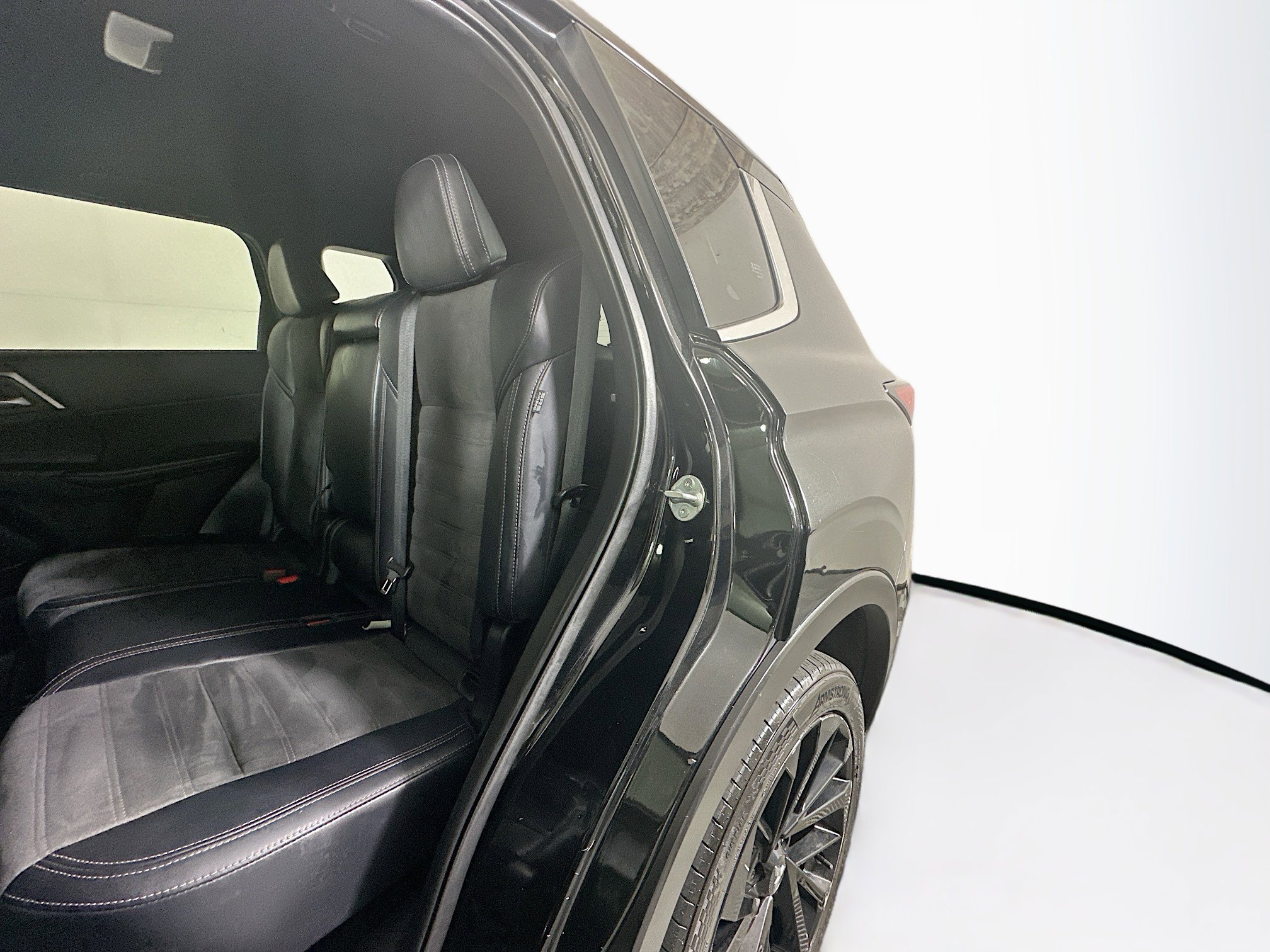 Used 2024 Mitsubishi Outlander SE Black Edition image 26