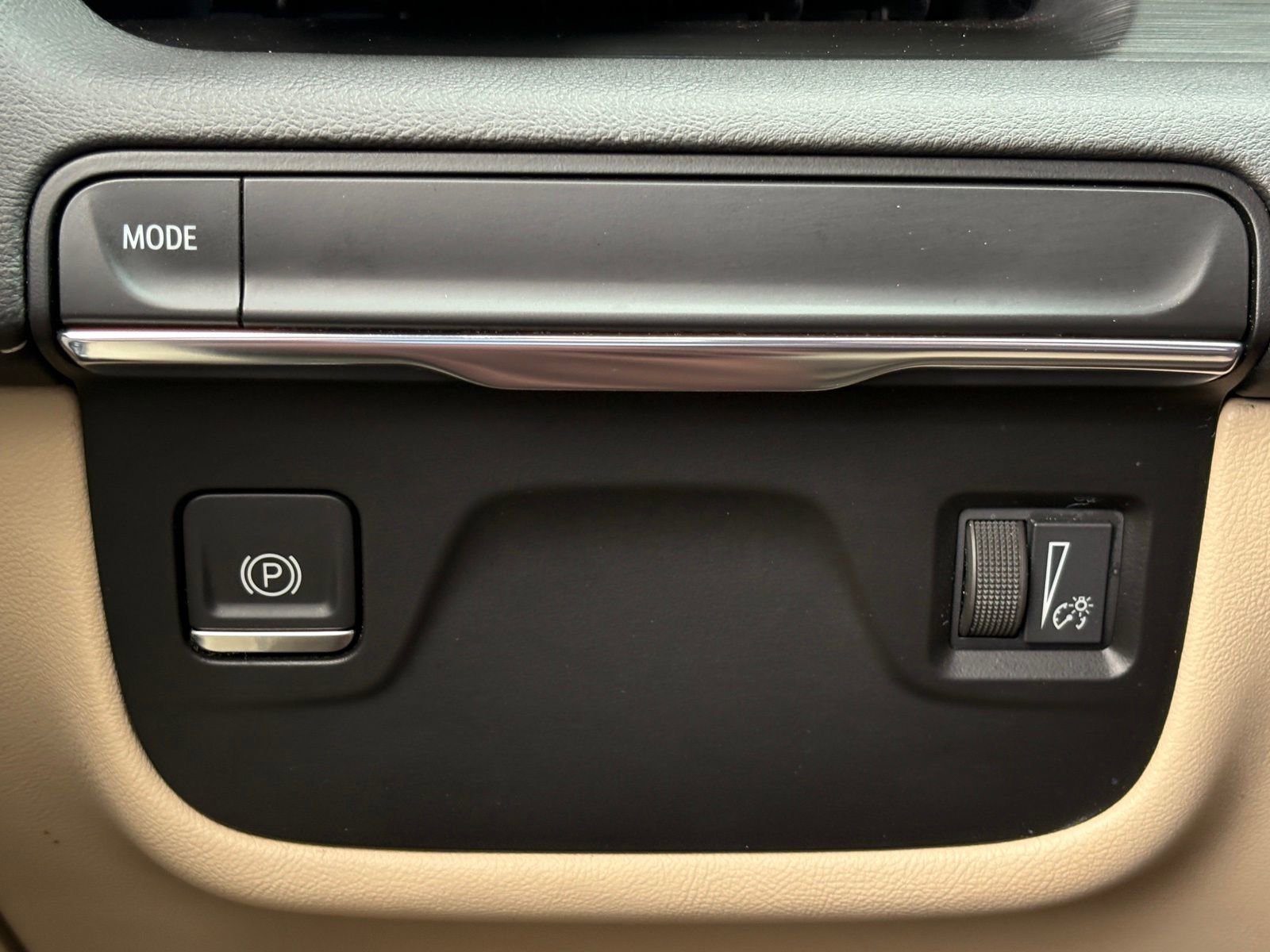 Used 2022 Cadillac Escalade Premium Luxury image 22